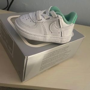 Infant sneakers